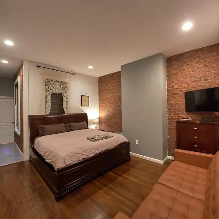 Hotel Dom-Nyc Hide-A-Way